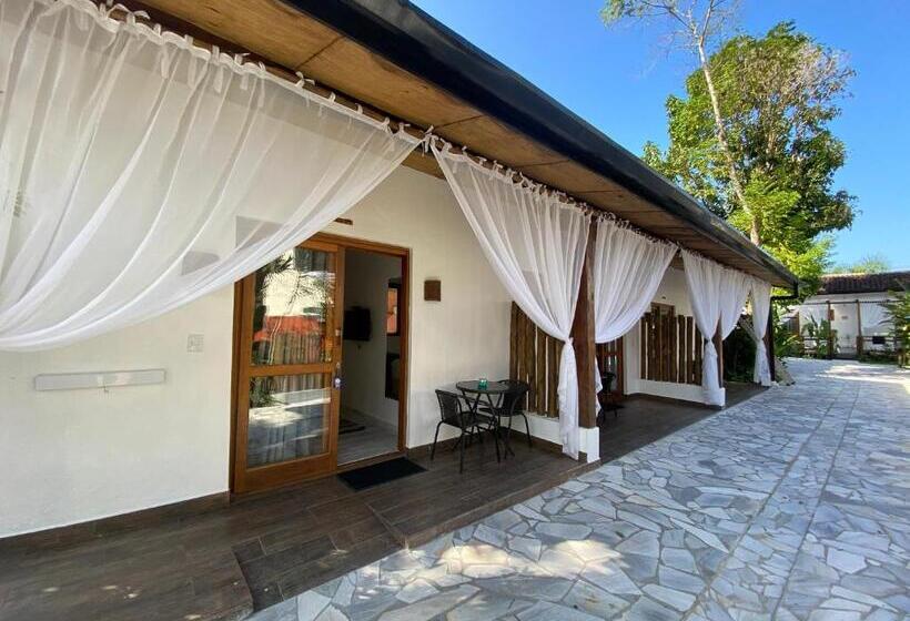 발코니가 있는 4인용 스탠다드 룸, Pousada Pono Village