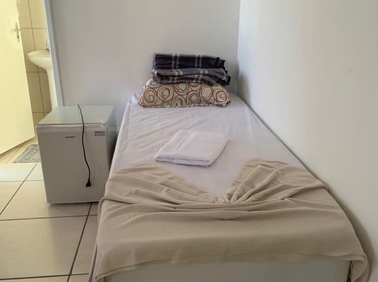 经典四人房间, Mao De Fatima