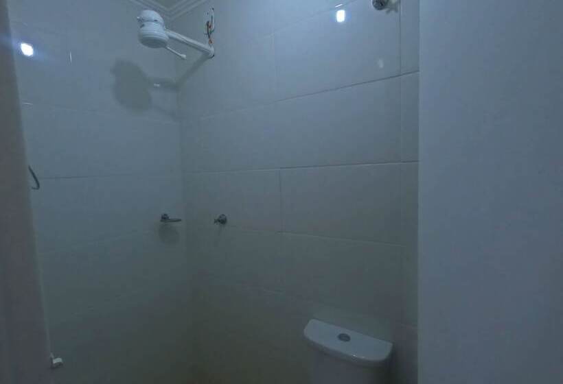 四人标准间, Mao De Fatima