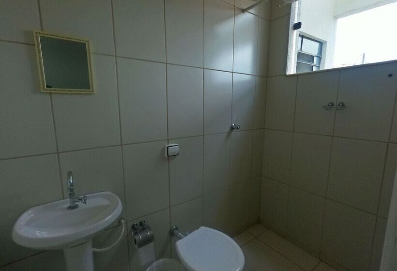 标准三人间, Mao De Fatima