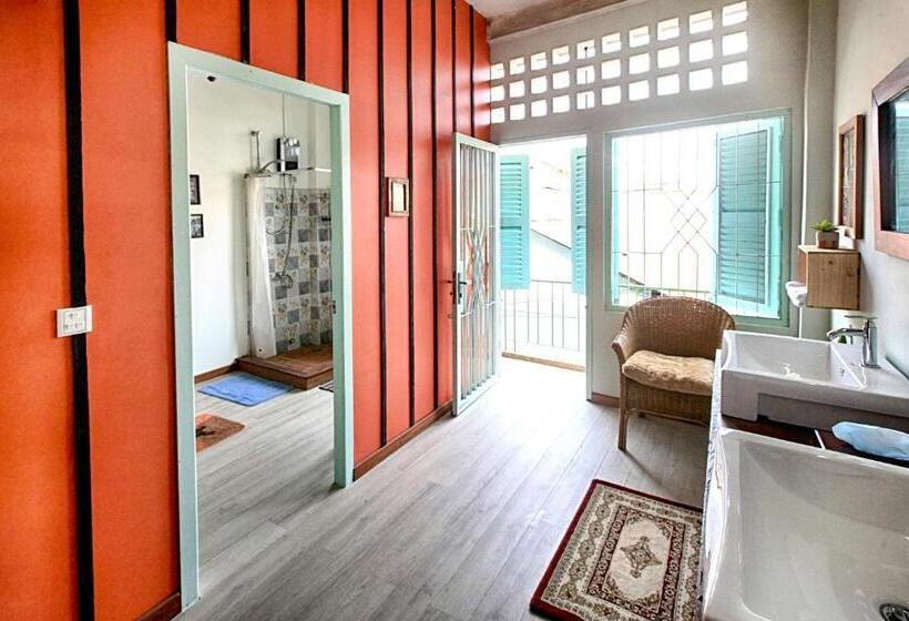 غرفة ديلوكس, Candy Pepper