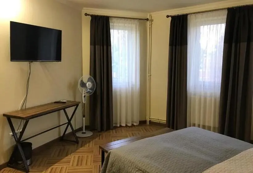 Habitació Estàndard, Sadyba Darka
