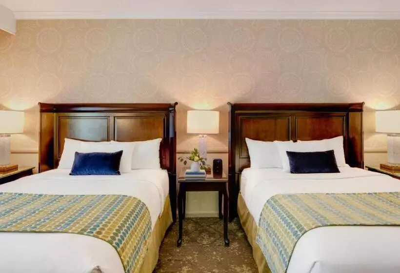 استودیوی استاندارد, Ayres Hotel Corona Riverside