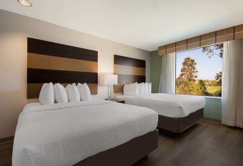 جناح, Spark By Hilton Destin