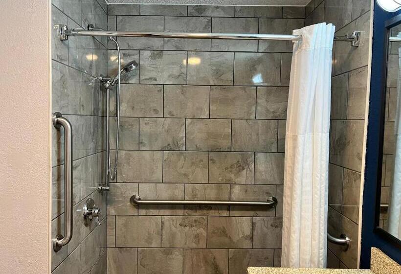 سوئیت برای معلولان, Comfort Suites Louisville East