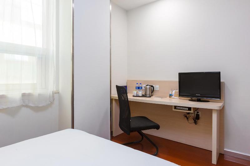 适合残疾人士使用的带超级大床的标准间, Country Inn & Suites By Radisson Atlanta Airport North Ga