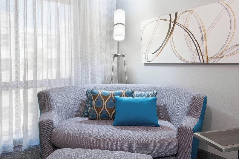 غرفة قياسية سرير كينج, Courtyard Tampa Downtown