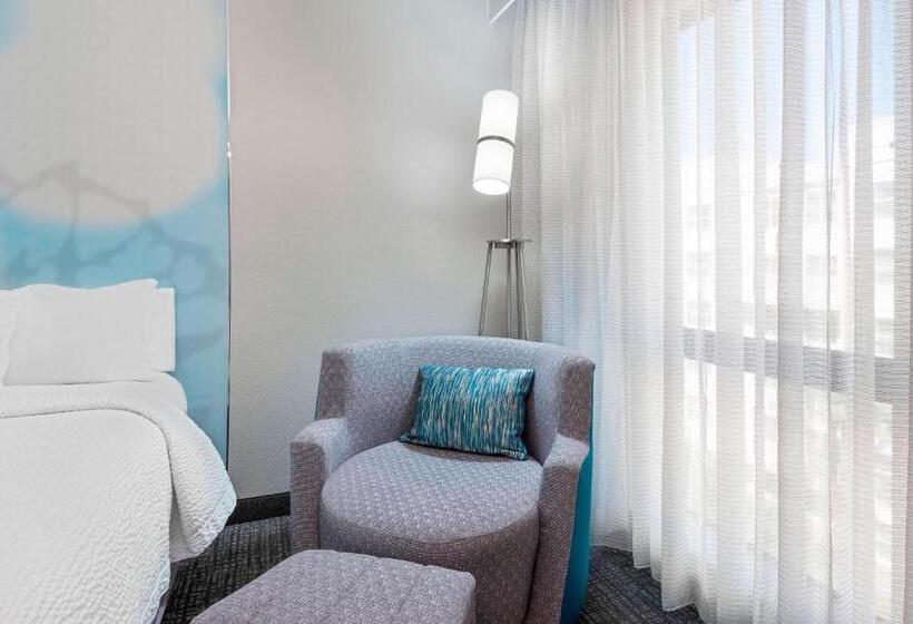 غرفة قياسية مزوَّدة بشُرفة, Courtyard Tampa Downtown