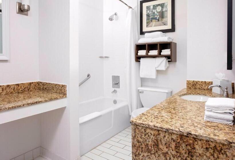 Suite King Size Bed, Four Points By Sheraton Memphis East