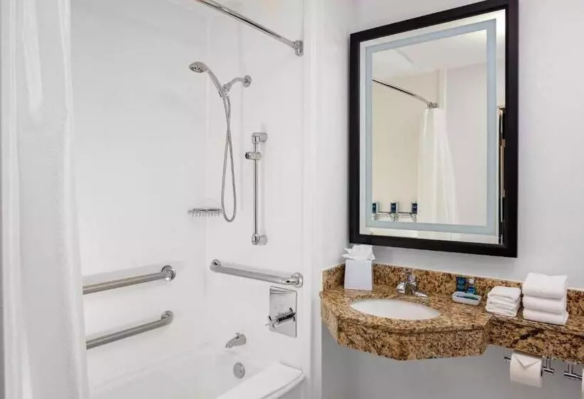 ２ダブルベッドのスタンダードルーム, Four Points By Sheraton Memphis East