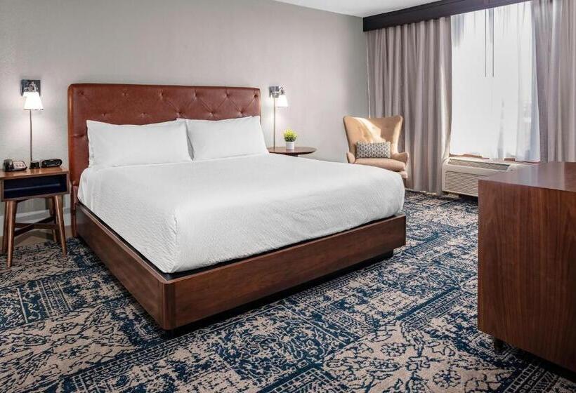 Standard Szoba King Size Bed, Four Points By Sheraton Memphis East