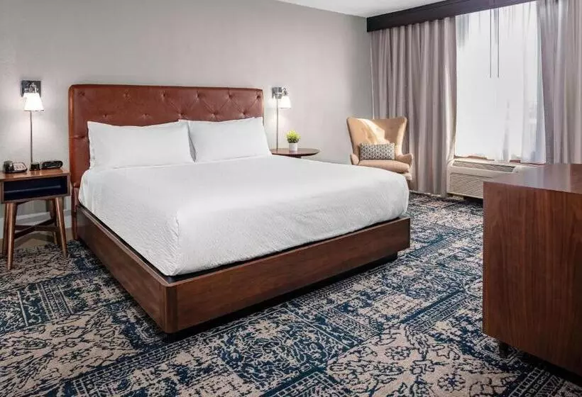 キングサイズベッドのスタンダードルーム, Four Points By Sheraton Memphis East