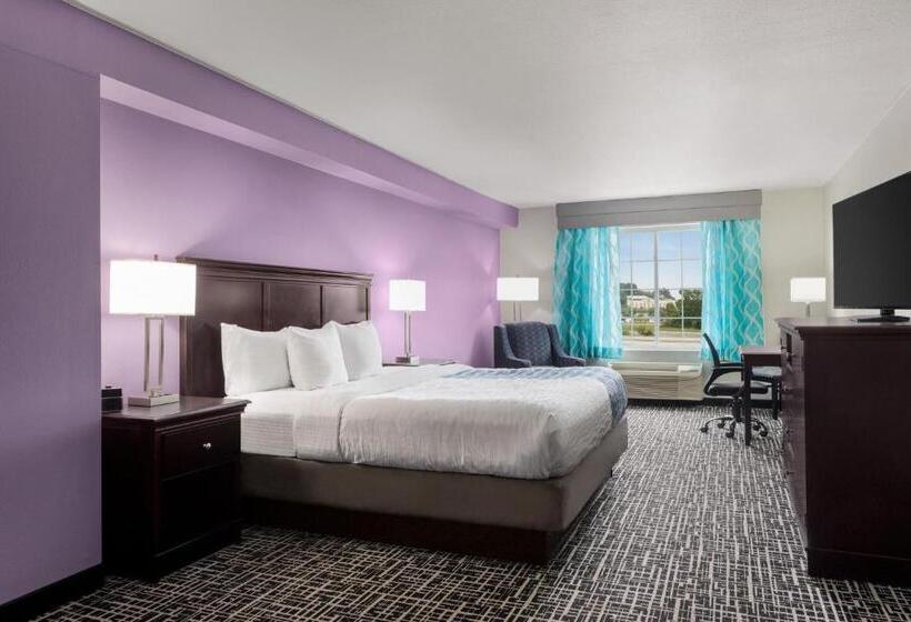 适合残疾人士使用的带超级大床的标准间, La Quinta By Wyndham Cookeville