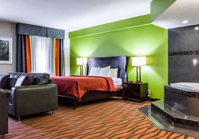 מיטת קינג בסוויטה, Quality Suites Fort Myers Airport I 75