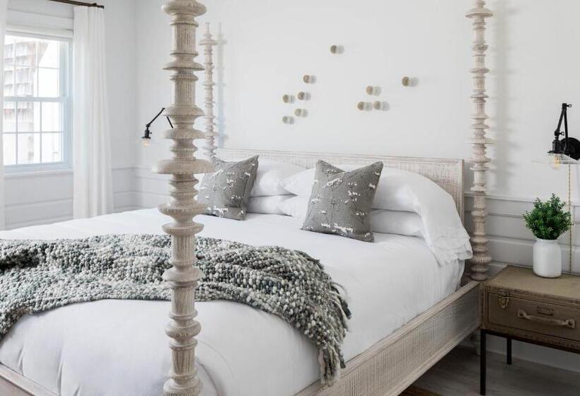 מיטת קינג בסוויטה, The Coonamessett