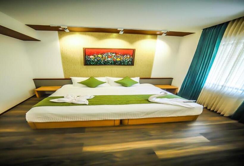 سوییت, Villa Maryam