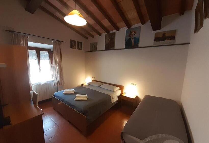 اتاق لوکس سه تخته, Podere San Francesco