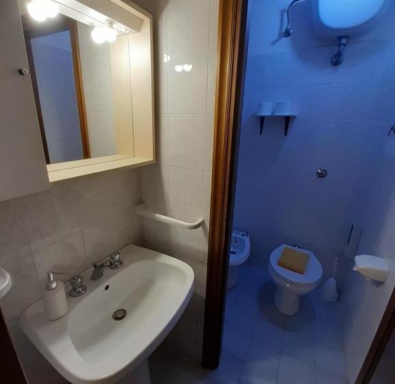 اتاق لوکس سه تخته, Podere San Francesco