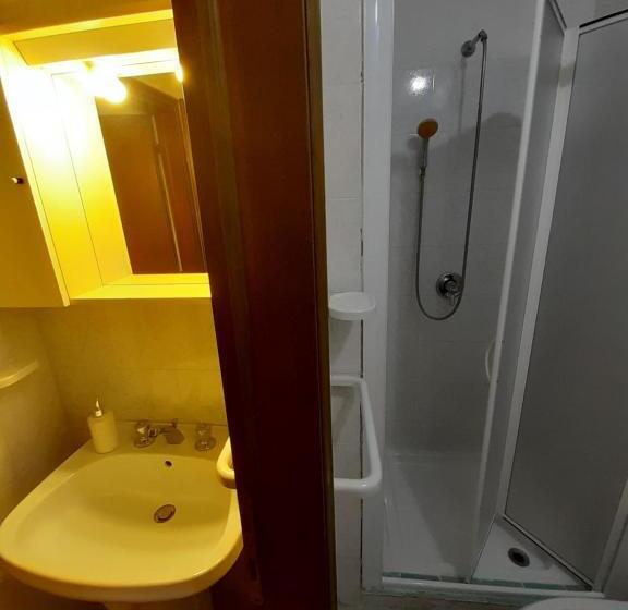 اتاق لوکس سه تخته, Podere San Francesco