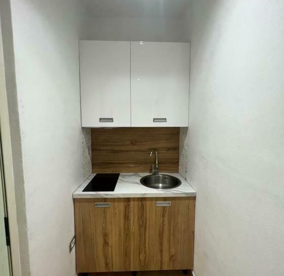 اتاق خانوادگی, Guesthouse Cami