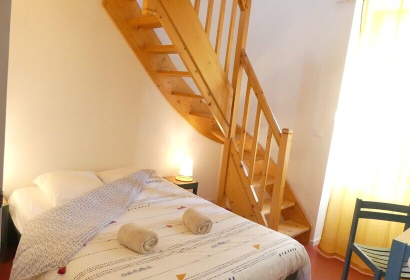 Номер Стандарт, Gîte De Llo