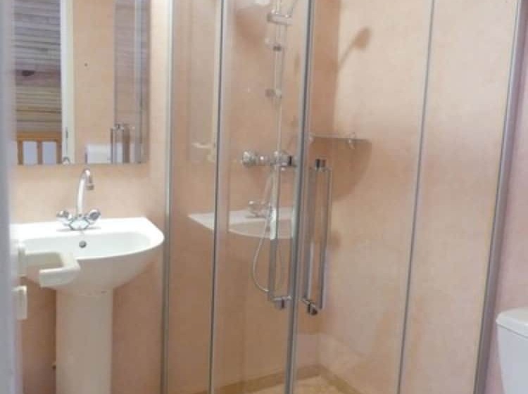 Семейный Номер, Gîte De Llo