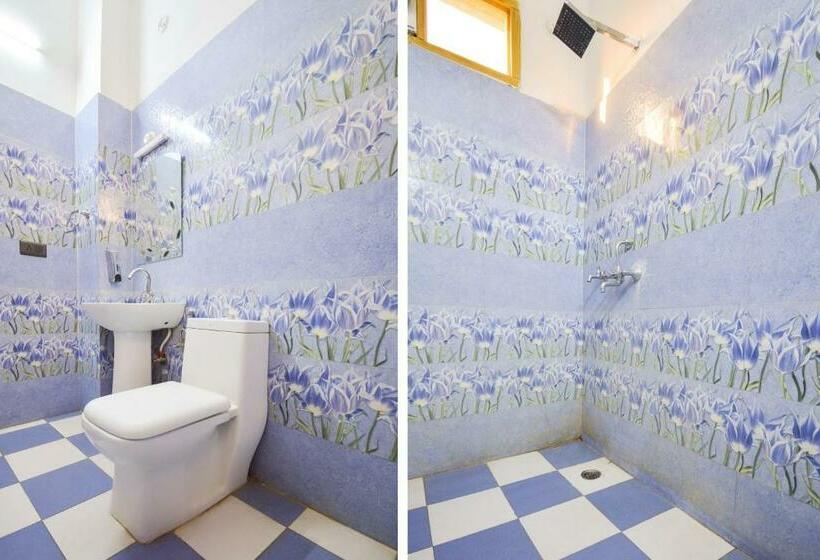 חדר קלאסי לשלושה, Oyo 28000  Shivay Residency