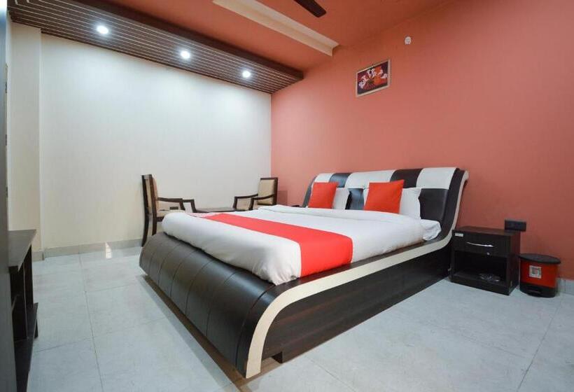 חדר קלאסי לשלושה, Oyo 28000  Shivay Residency