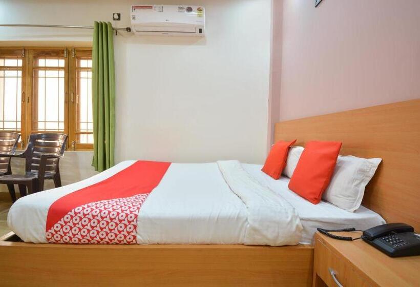 三人经典房间, Oyo 28000  Shivay Residency