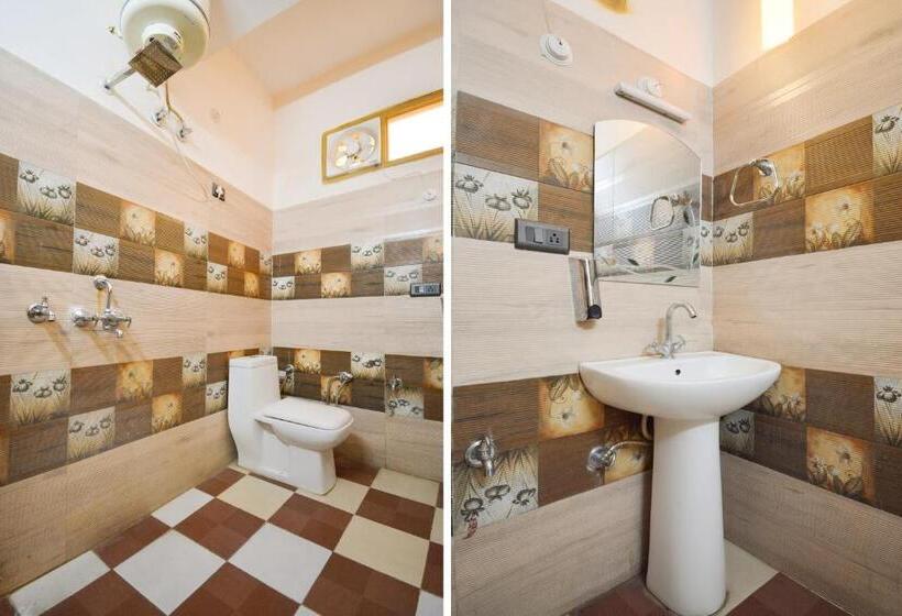 חדר קלאסי לשלושה, Oyo 28000  Shivay Residency