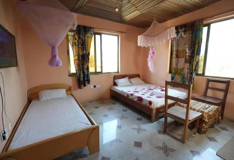 اتاق لوکس با چشم‌انداز دریا, Akomapa Village