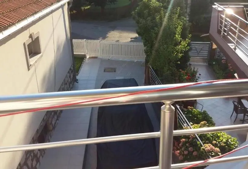 سوییت دوبلکس, Guest House Stankovic