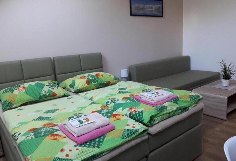 スタンダード４人部屋, Penzion Na Hrazi