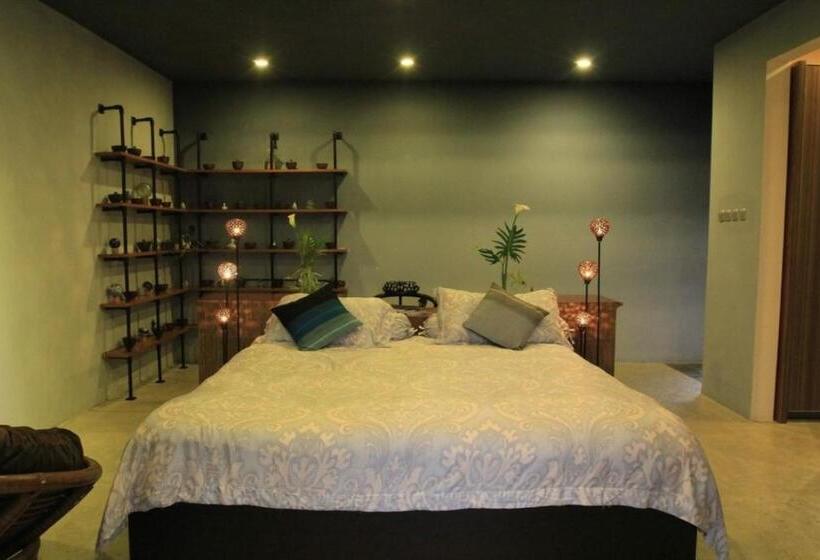 이그제큐티브 스위트, Ruth's Bed & Breakfast