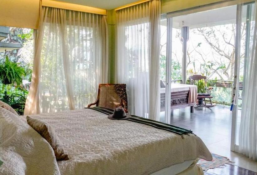 스탠다드 룸 킹사이즈 침대, Ruth's Bed & Breakfast