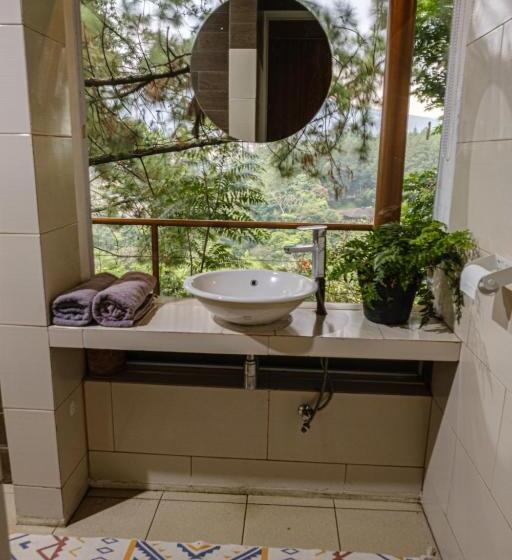 이그제큐티브 스위트, Ruth's Bed & Breakfast