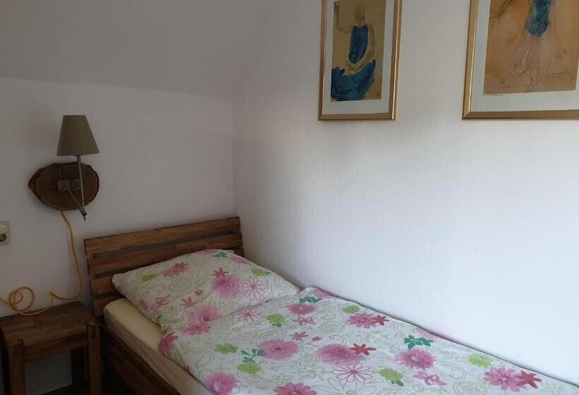 غرفة قياسية فردية, Eifelblümchen