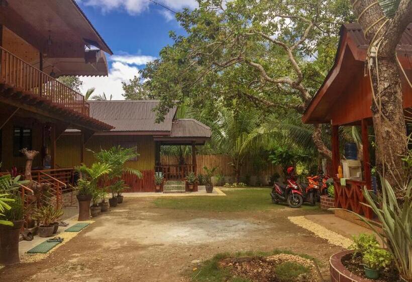 استودیوی استاندارد, Pitaya Native Guest House