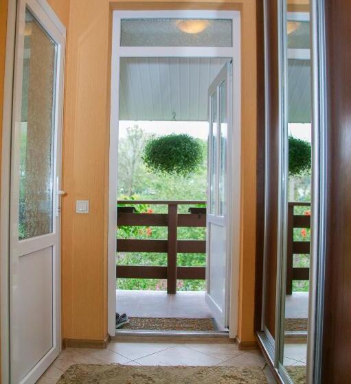 اتاق استاندارد چهار تخته, U Eli