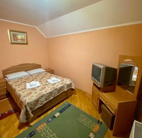 آپارتمان 1 خوابه همکف, U Eli