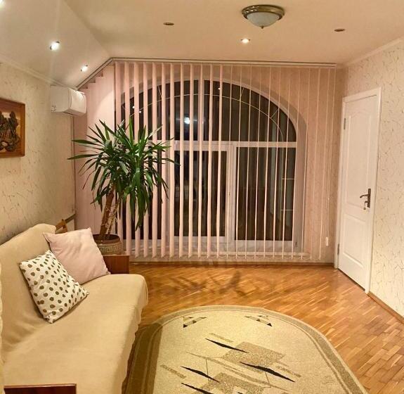 آپارتمان 1 خوابه همکف, U Eli