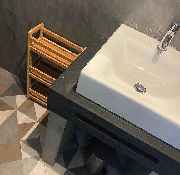 اتاق استاندارد, The Globetrotter's Inn