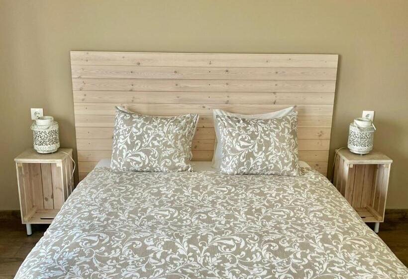 اتاق استاندارد با بالکن و چشمانداز دریا, The Globetrotter's Inn