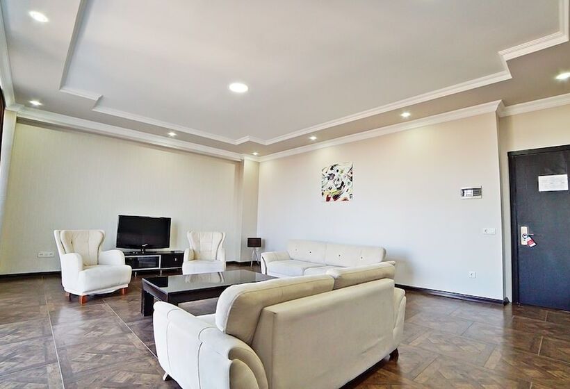 سوئیت دلوکس 2 خوابه, Mardi Plaza