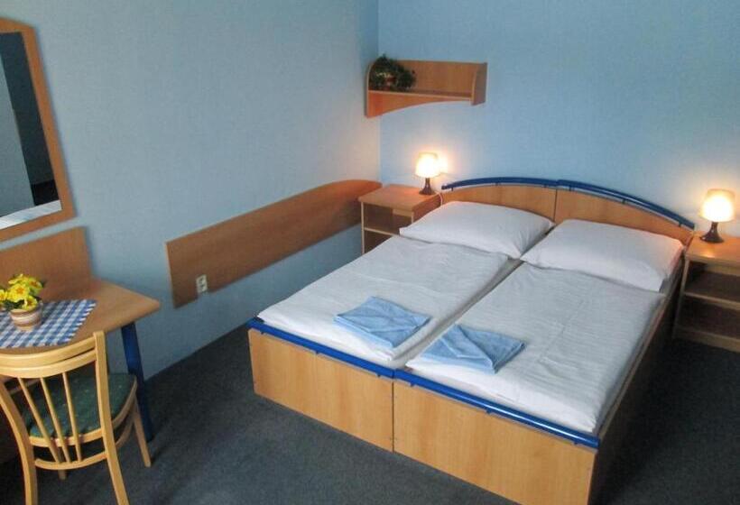 חדר סטנדרט לשלושה, Union