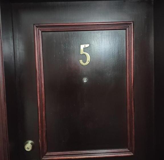 غرفة سوبيريور, The King George Inn