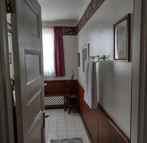 غرفة سوبيريور, The King George Inn