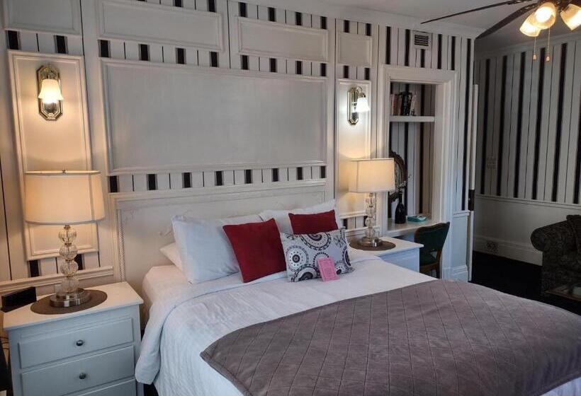 جناح مطل على البحيرة, The King George Inn