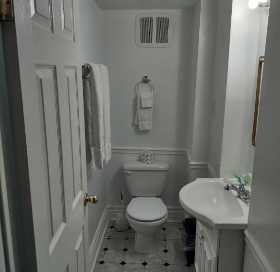 غرفة عائلية حمام مشترك, The King George Inn