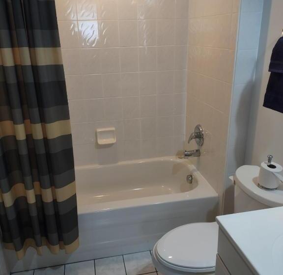 غرفة قياسية رباعية مطلة على الحديقة, The King George Inn